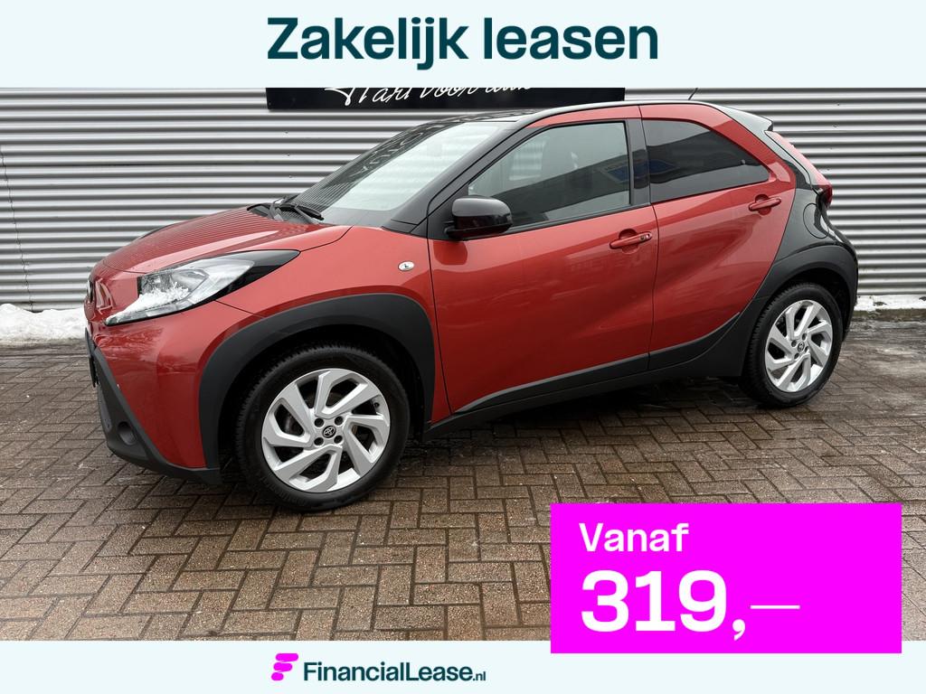 Toyota Aygo X 1.0 VVT-i MT Envy met 15.515 km! | Clima | Two, Stof, Gebruikt, Zwart, 4 stoelen