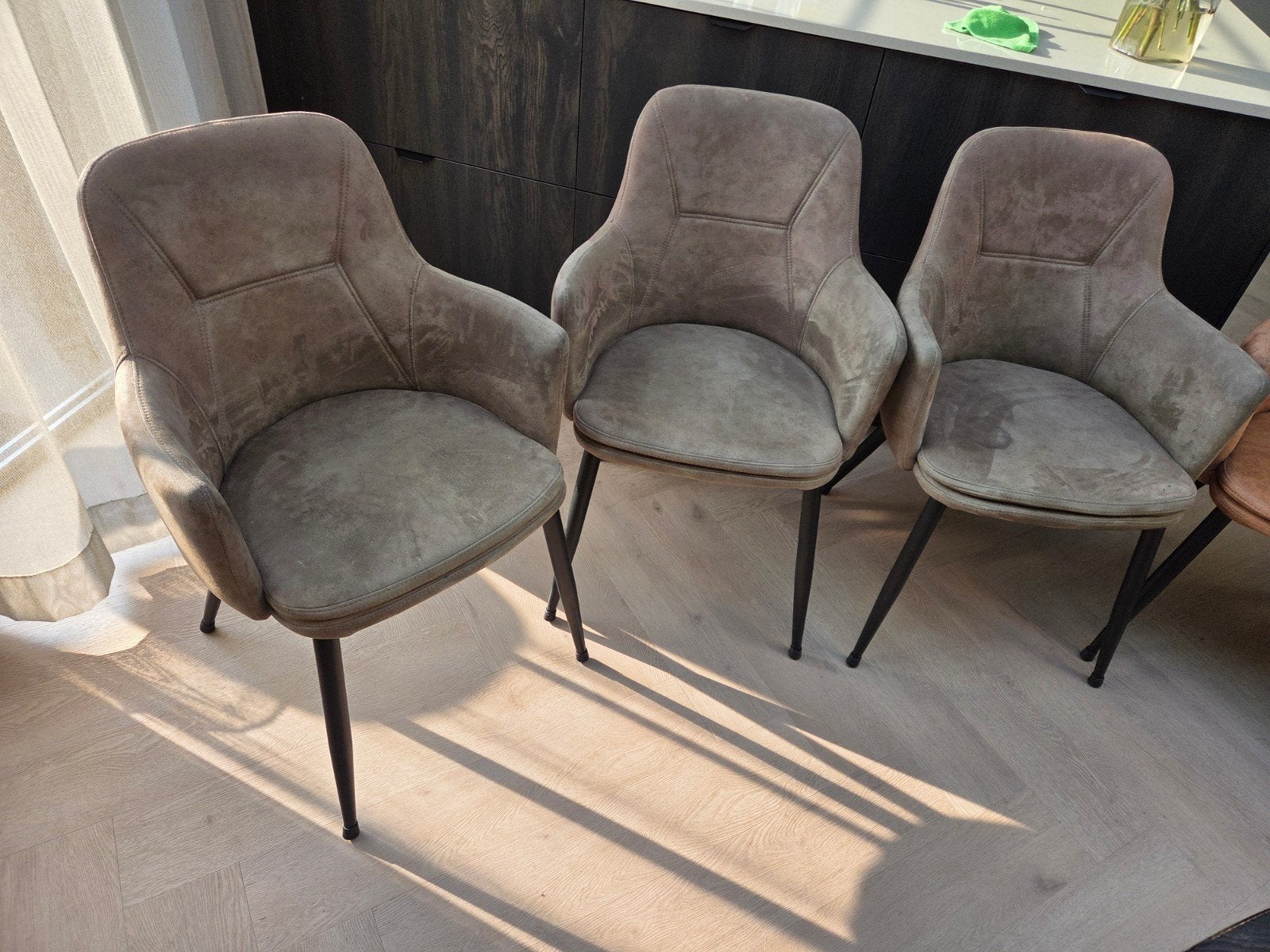 6 eetkamer stoelen met lichte gebruiksporen., Ophalen, Gebruikt, Bruin, Drie