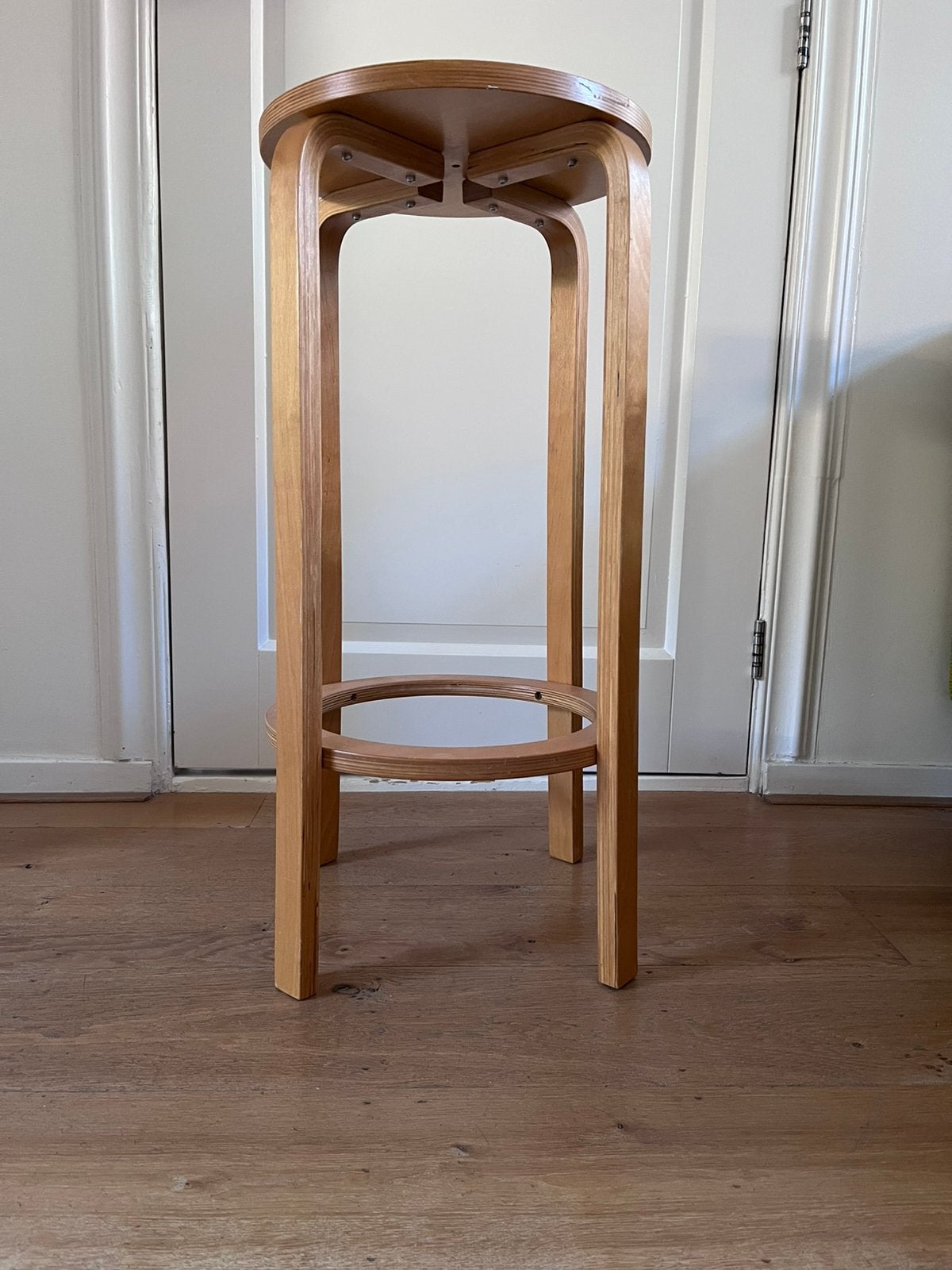 IKEA FROSTA barkruk – berkenmultiplex – ca. 75 cm, Huis en Inrichting, 1 kruk, Ophalen, Zo goed als nieuw, 60 tot 90 cm