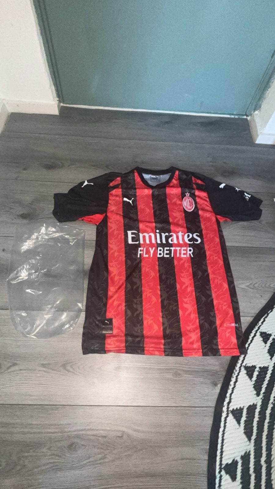 Een milan shirt, Ophalen of Verzenden, Zo goed als nieuw
