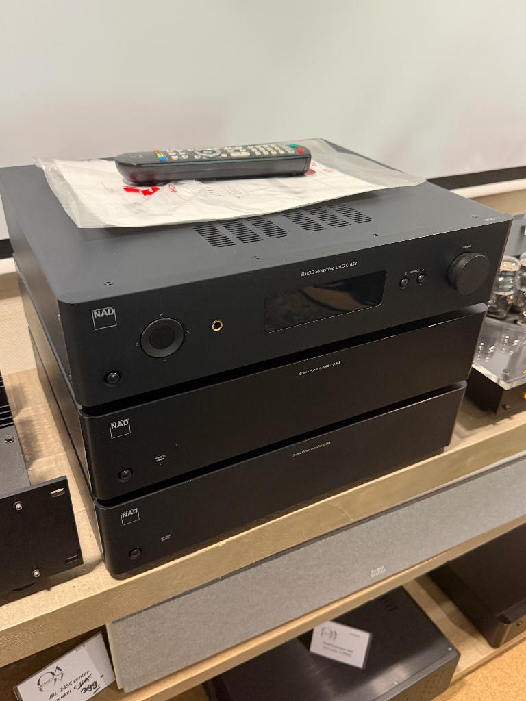 NAD C658 streaming Dac pre/NAD C268 eindversterkers, Audio, Tv en Foto, Versterkers en Receivers, Zo goed als nieuw, Stereo, 120 watt of meer