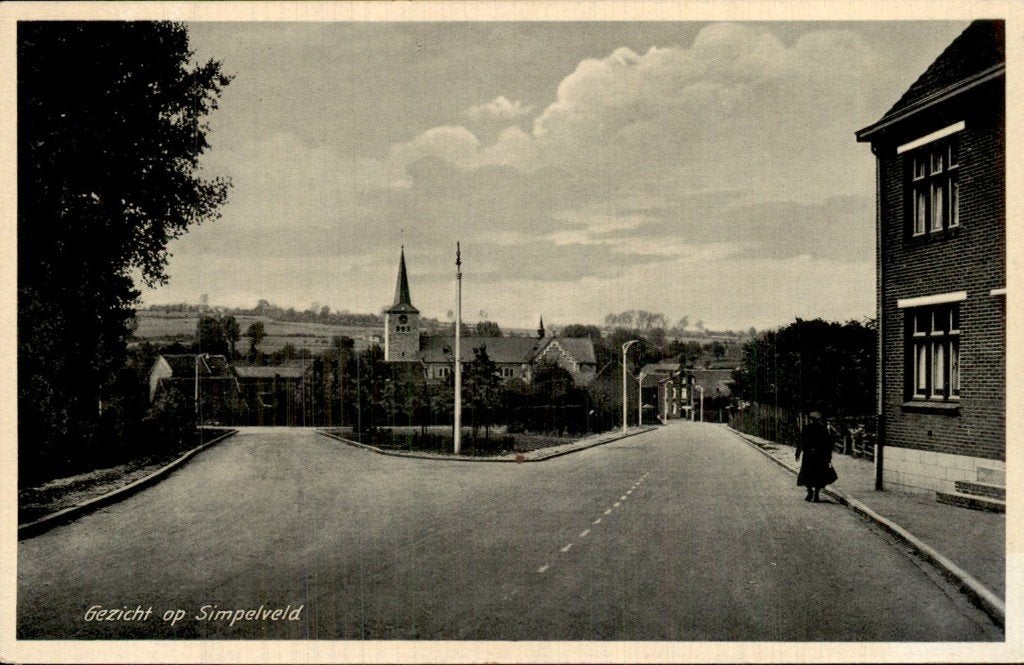 Simpelveld - Dorpskerk - Straatzicht, Ophalen of Verzenden, 1920 tot 1940, Ongelopen, Limburg