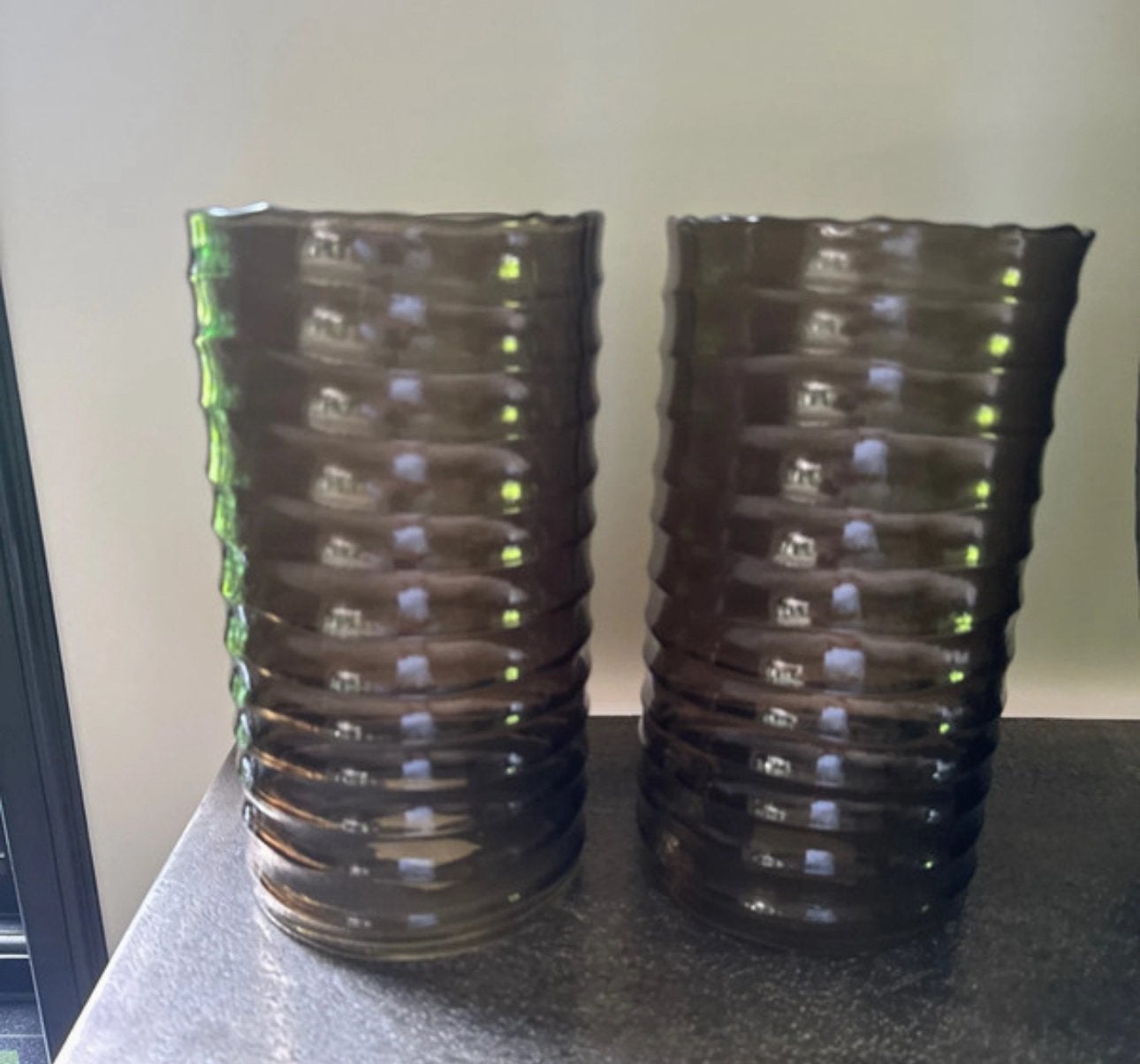 2 x vazen/ windlicht smoke ribbel glas Groen/grijs  new, Ophalen of Verzenden, Nieuw, Groen, Glas