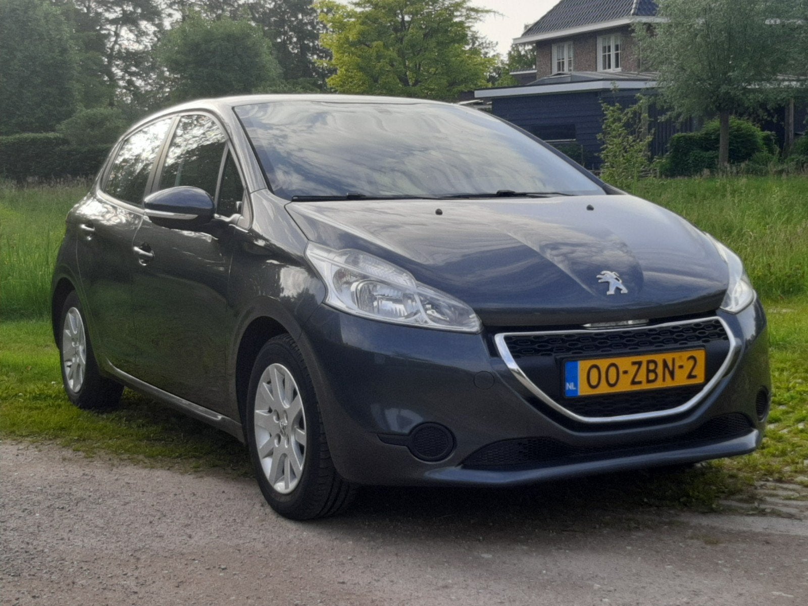 Te Koop Peugeot 208 1.2 5drs. met nieuwe Distributieriem, Auto's, Peugeot, Particulier, ABS, Airbags, Automatische klimaatregeling