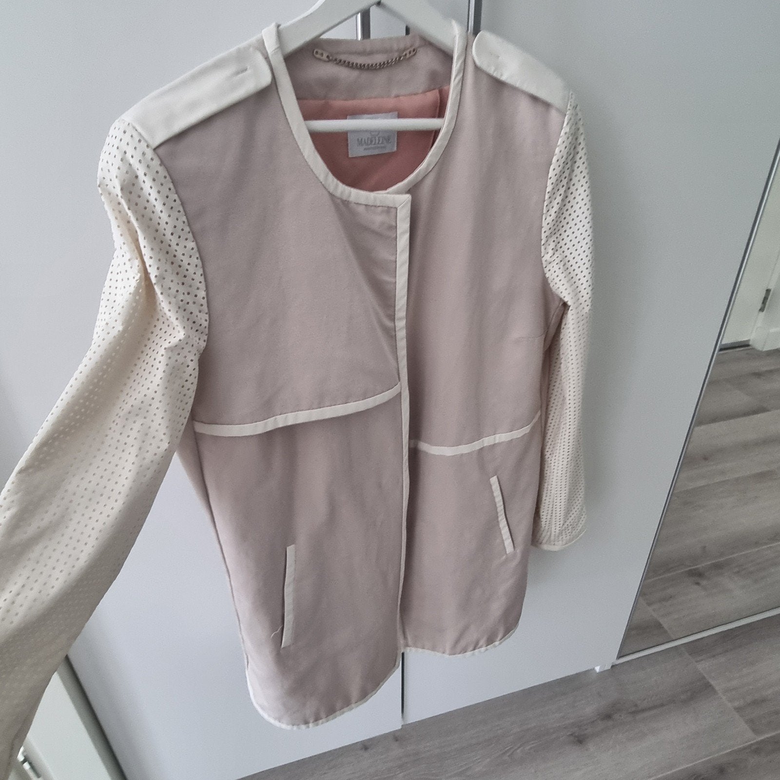 Madeleine elegante trenchcoat / zomerjas beige crème, Beige, Maat 42/44 (L), Ophalen of Verzenden, Zo goed als nieuw