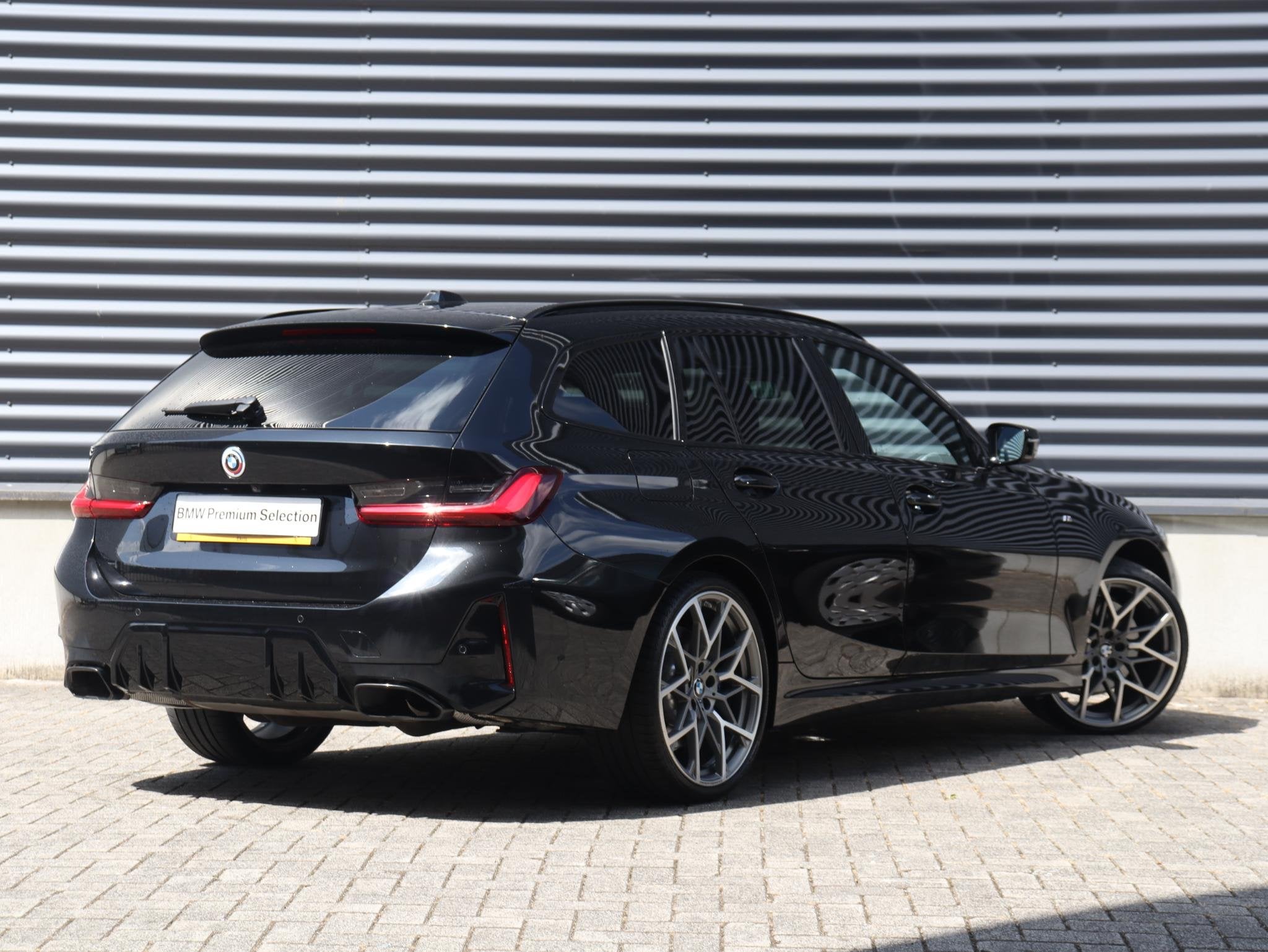 BMW 3 Serie Touring M340i xDrive | M Sport | Panodak | Drivi, Auto's, 1770 kg, Met garantie (alle), Zwart, 374 pk
