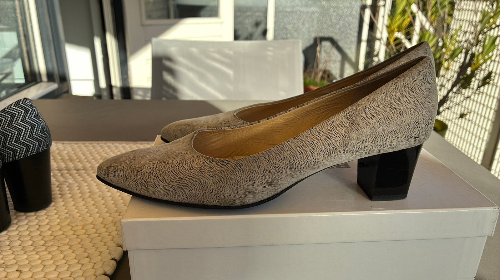 Brunate pump beige/grijs maat 39,5, Pumps, Ophalen of Verzenden, Grijs, Gedragen
