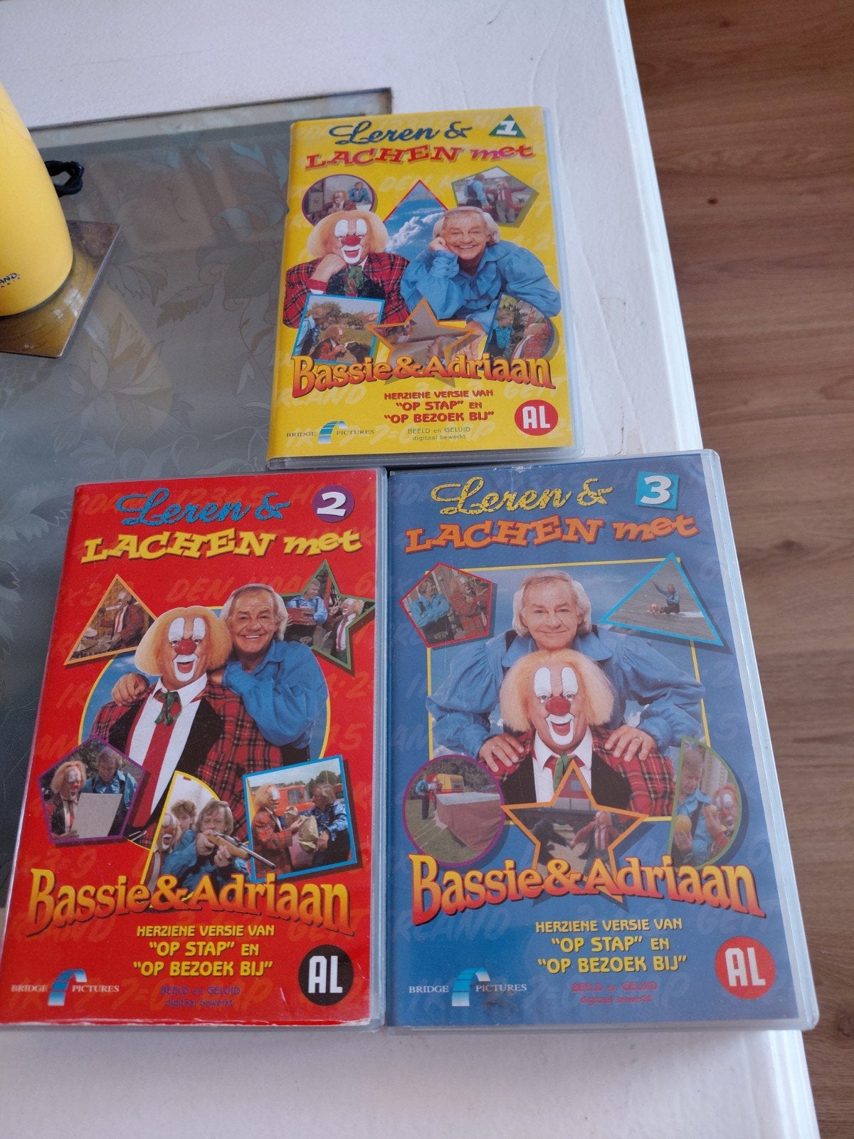 Bassie en Adriaan Leren en Lachen deel 1,2,3 op videoband., Cd's en Dvd's, VHS | Kinderen en Jeugd, Gebruikt, Alle leeftijden