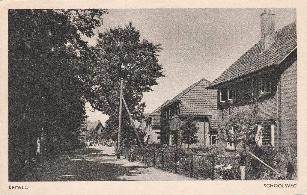 Ermelo  Schoolweg, Ophalen of Verzenden, 1920 tot 1940, Gelopen, Gelderland