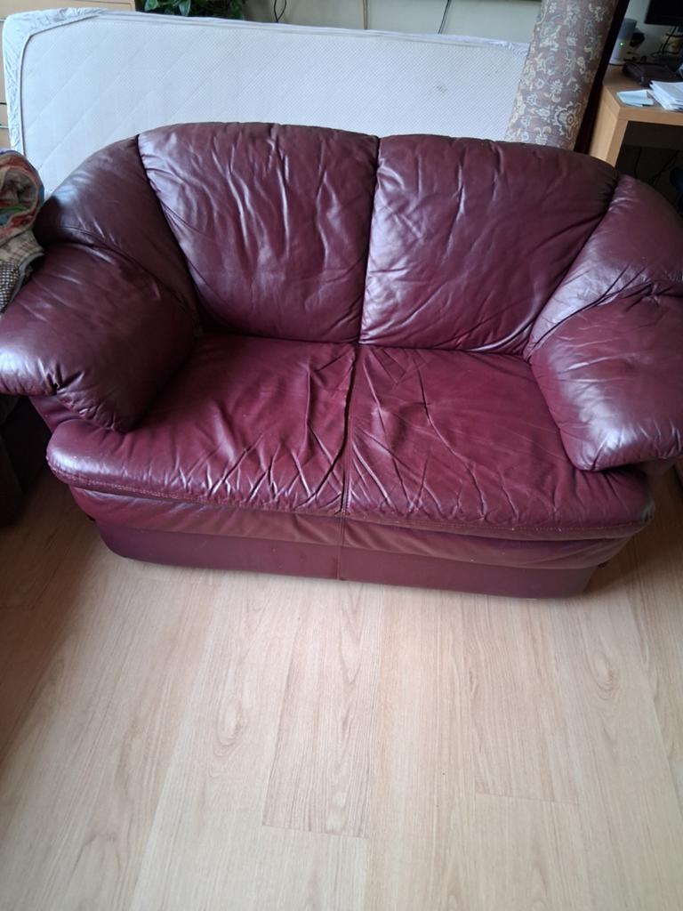 Comfortabele tweepersoonsbank van leer, Huis en Inrichting, Ophalen, Gebruikt, 150 tot 200 cm, Tweepersoons