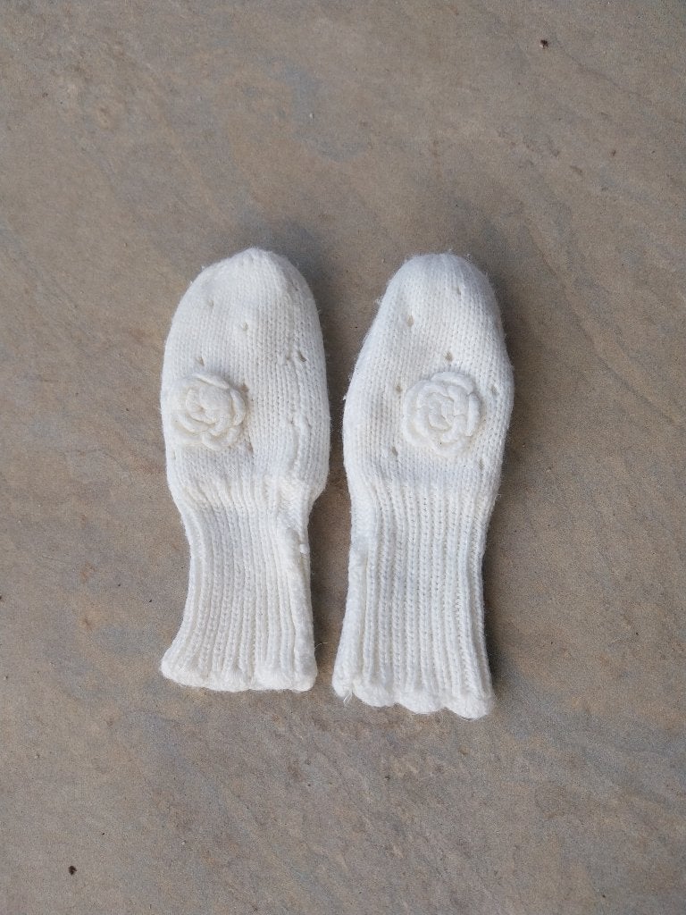 H en M witte babywantjes maat 74, Kinderen en Baby's, Babykleding | Mutsen, Sjaals en Wanten, Gebruikt, Meisje, Wanten, H&M