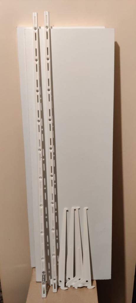 Wandplank systeem: 2 rails, 4 dragers, 2 planken, Ophalen, Gebruikt
