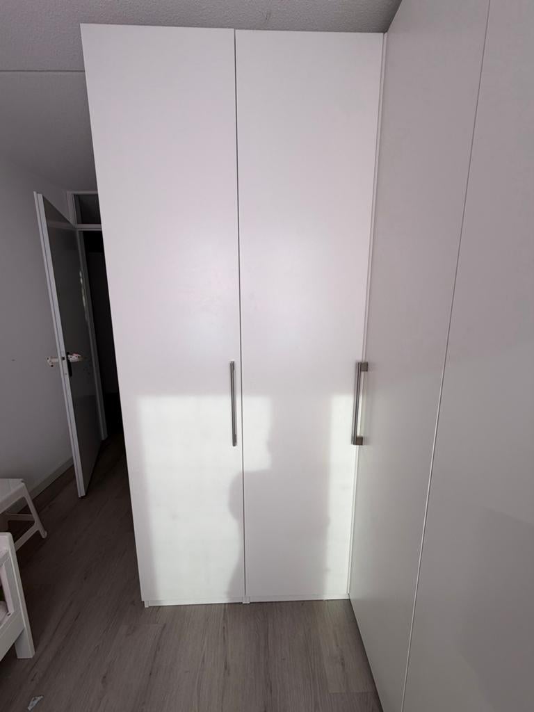 Mooie witte hoekkast met compleet binnenwerk, Ophalen, Gebruikt, 100 tot 150 cm, 200 cm of meer