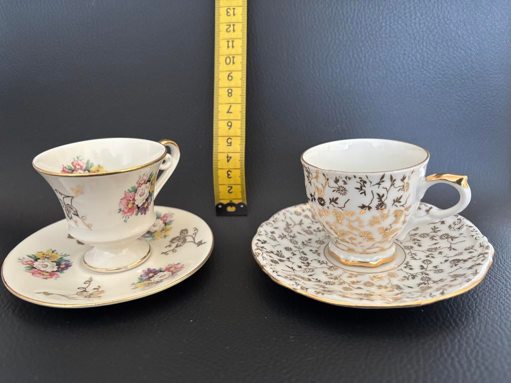 2 kleine espresso, mokka kopjes, Verzamelen, Ophalen of Verzenden, Zo goed als nieuw, Porselein, Kop en/of schotel