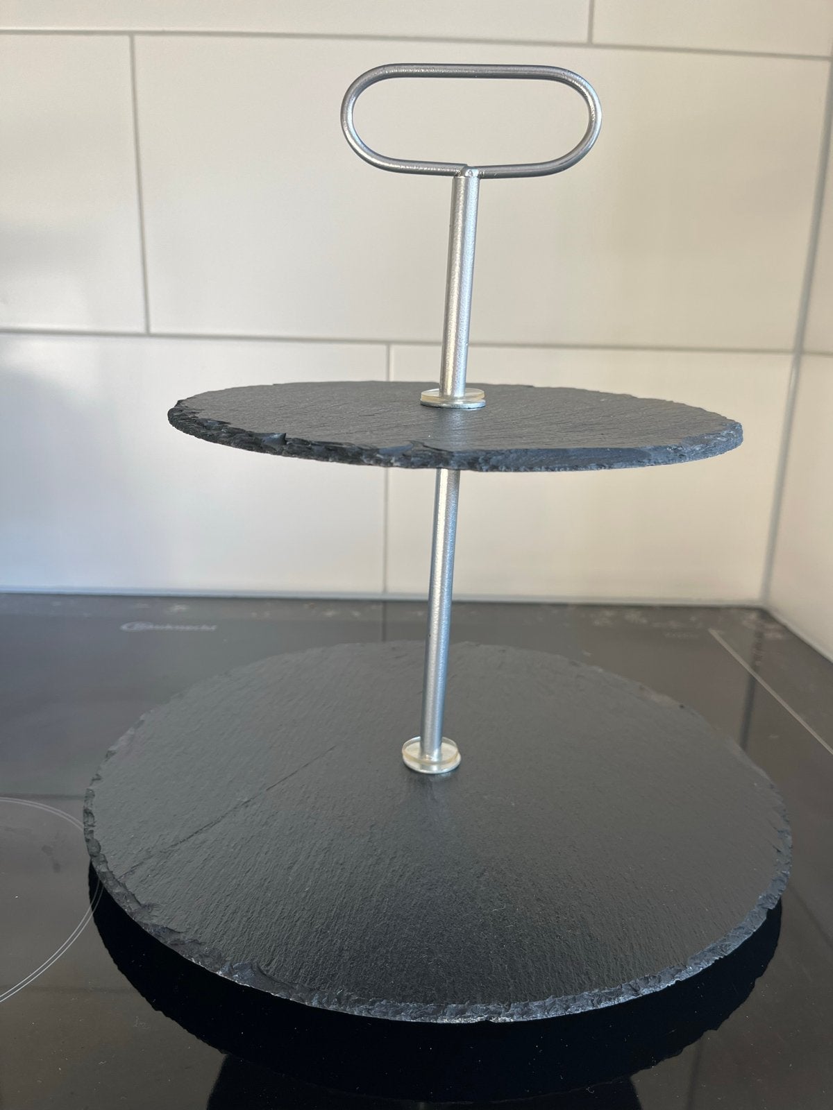 Leistenen etagere met 2 lagen, Met handvatten, Gebruikt, Schaal, Rond