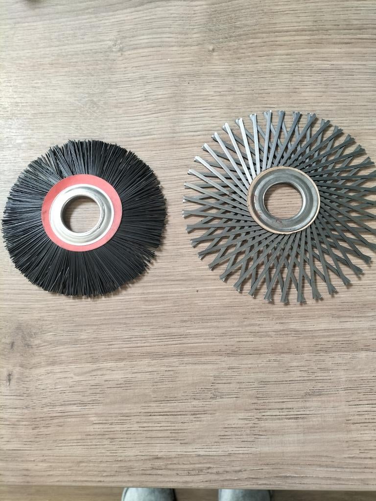 Twee schoorsteenborstels, Ophalen of Verzenden, Nieuw, Minder dan 600 watt