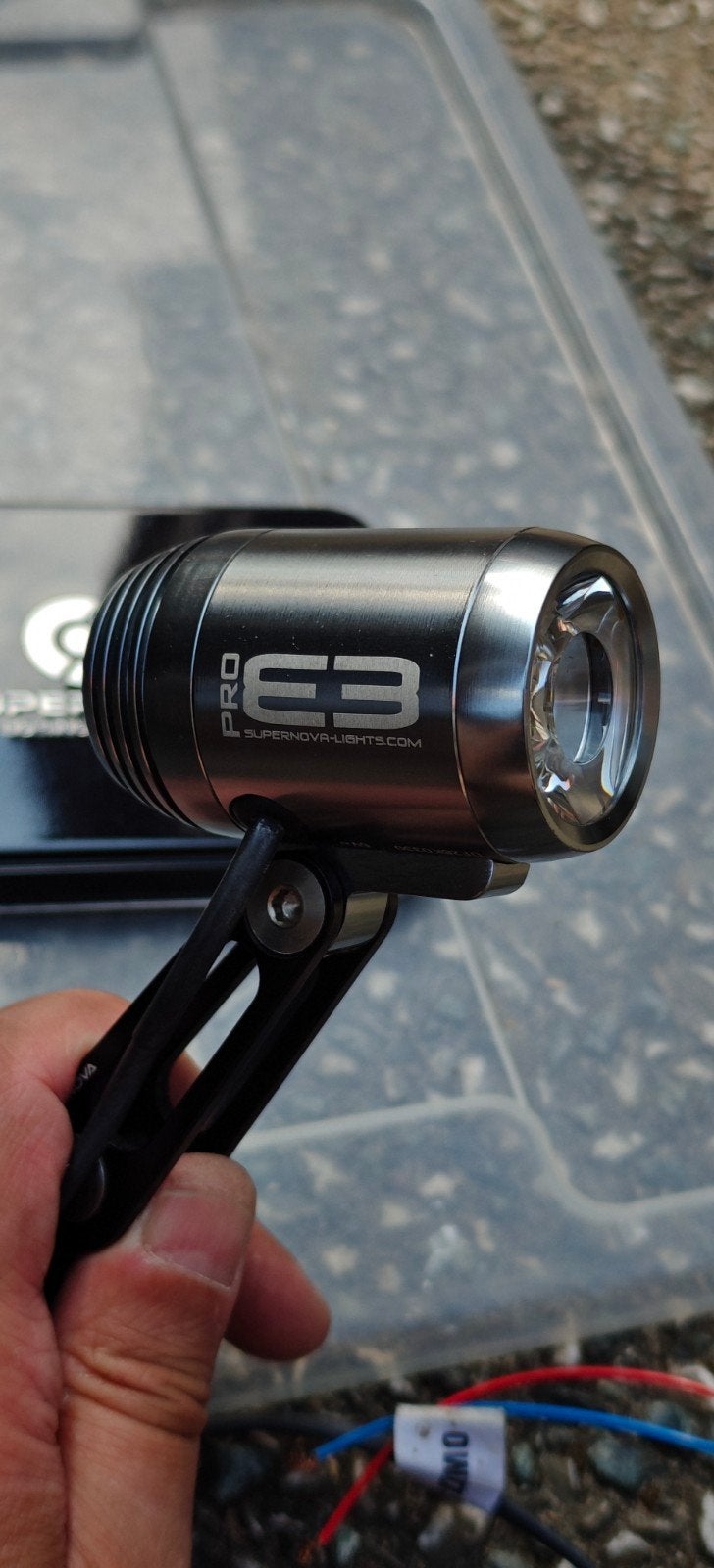 Supernova E3 PRO Fietsvoorlicht - Dynamo, Ophalen of Verzenden, Zo goed als nieuw, Dynamo, Voorlicht