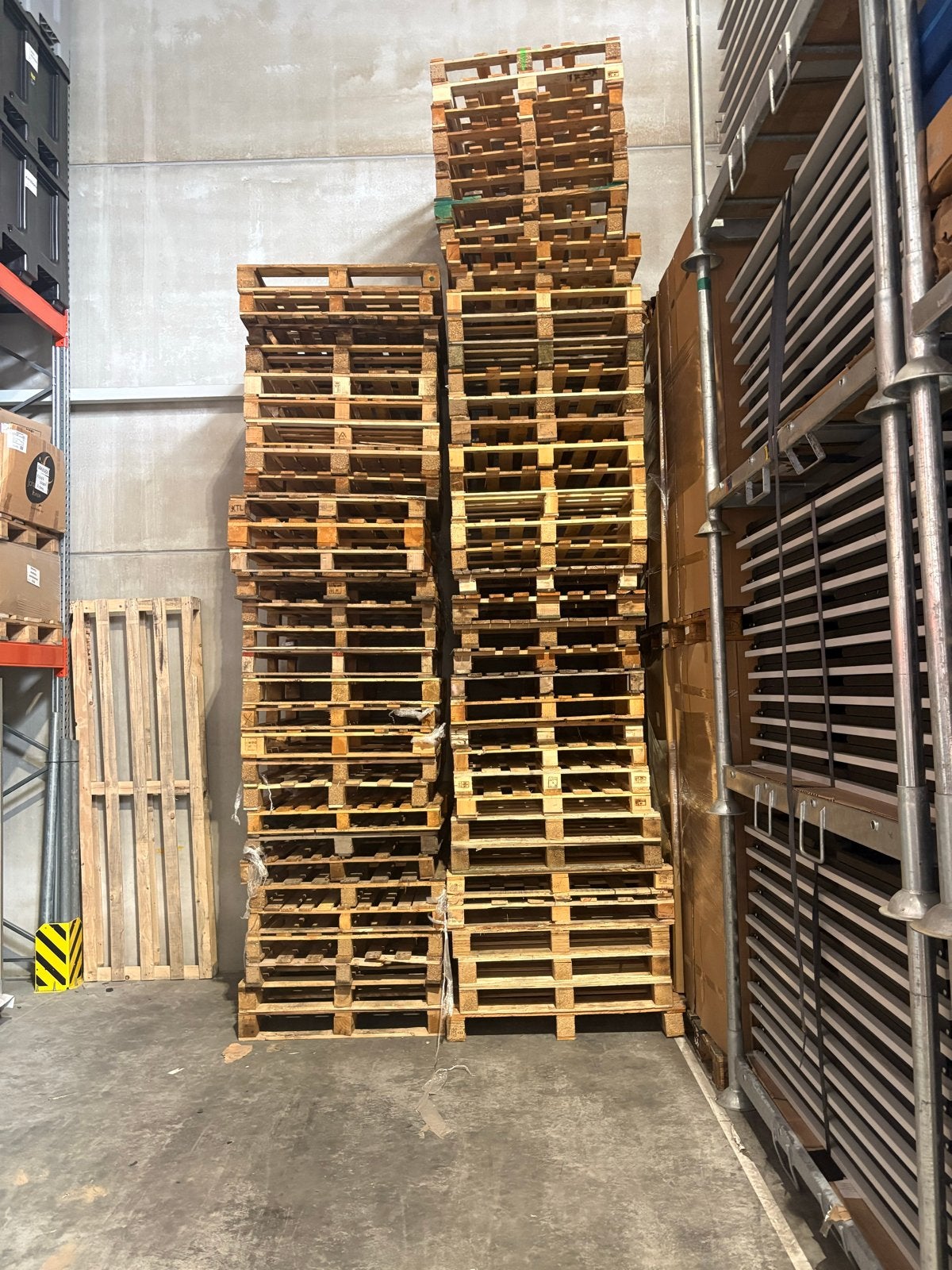 Grote partij houten blokpallets ca 65 stuks, Ophalen