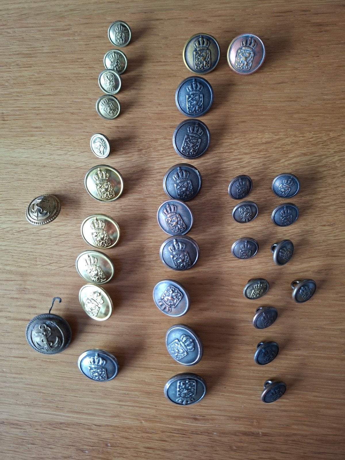 Metalen knopen met wapen, Ophalen of Verzenden, Knoop of Knopen