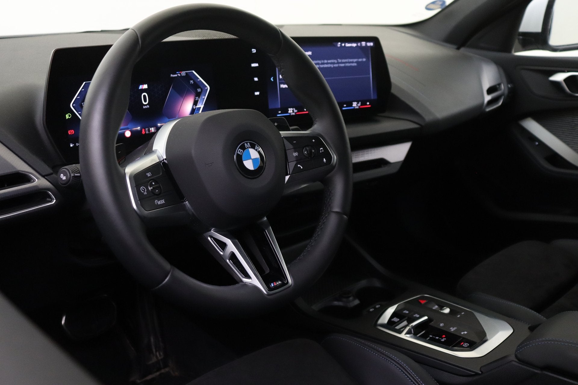 BMW 1 Serie 120 M Sport Automaat / Trekhaak / Sportstoelen /, Auto's, Dealer onderhouden, Gebruikt, 156 pk, Met garantie (alle)