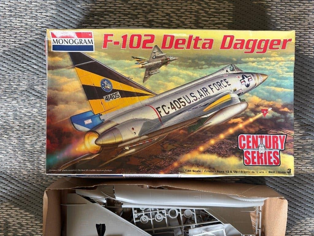 Monogram F-102 Delta Dagger Modelbouw Vliegtuig, Overige merken, 1:200 of kleiner, Ophalen of Verzenden, Zo goed als nieuw