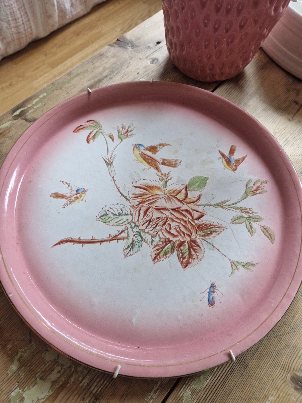 roze emaille gebloemde schaal met vogels en bloemen, Ophalen of Verzenden