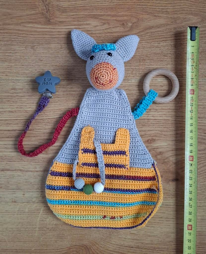 Gehaakte rammelaar/knuffel muis met bijtring en clip, Ophalen, Zo goed als nieuw, Rammelaar
