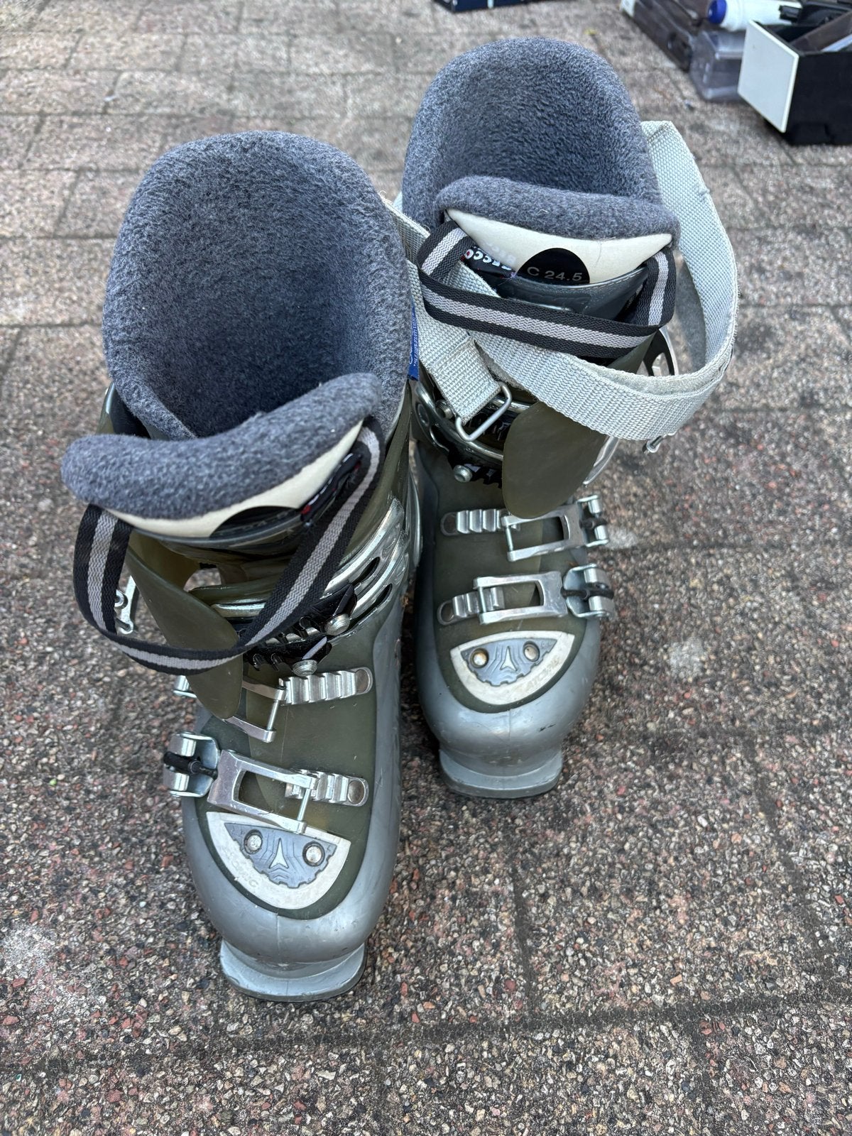 Atomic skischoenen, maat 37/38, 2 jaar gebruikt, Gebruikt, Schoenen, Ophalen of Verzenden, Atomic