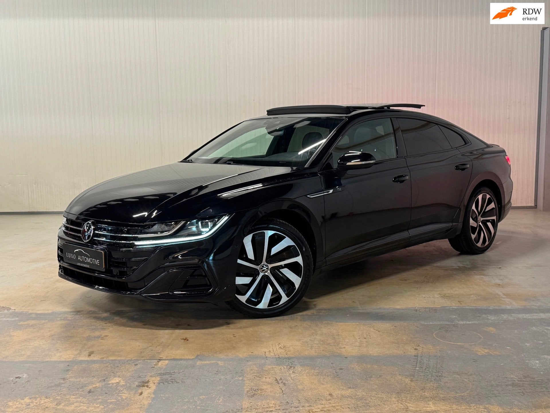 Volkswagen Arteon 1.4 TSI eHybrid R-Line | PANO | TREKHAAK |, Auto's, Dealer onderhouden, Arteon, Gebruikt, Euro 6