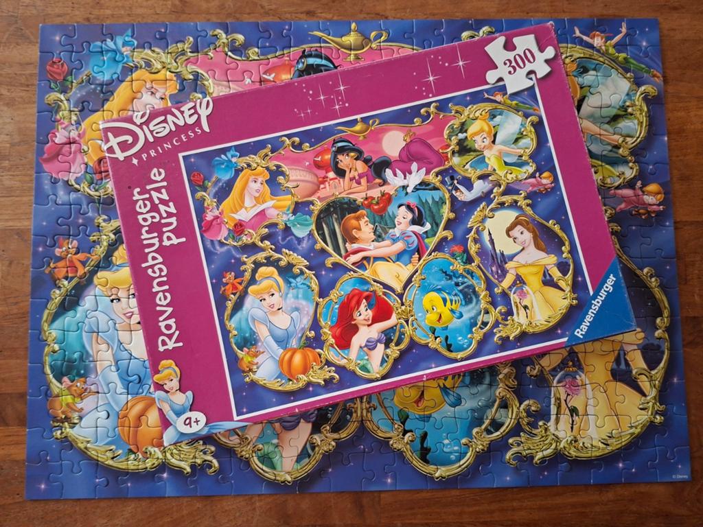 Ravensburger Disney puzzel 300 stukjes, Ophalen of Verzenden, Minder dan 500 stukjes, Zo goed als nieuw, Legpuzzel