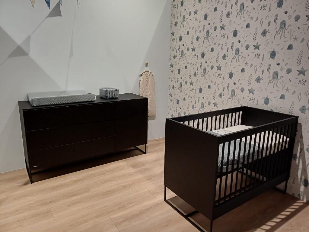 Commode en ledikant intense zwart, Ophalen, Zo goed als nieuw, Ledikant