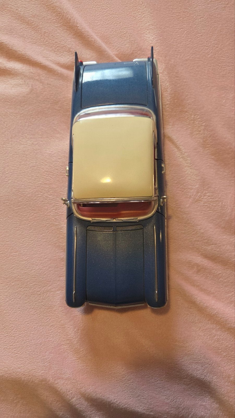 Cadillac Eldorado Biarritz 1959 schaalmodel, Hobby en Vrije tijd, Modelauto's | 1:18, Verzenden, Overige typen