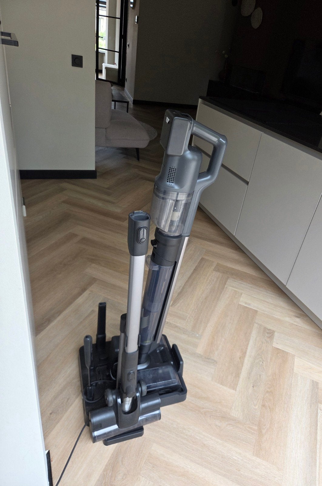 AEG 8000 Steelstofzuiger AW82U1DB - Zo goed als nieuw, Witgoed en Apparatuur, Inclusief accessoires, Ophalen of Verzenden, Zo goed als nieuw