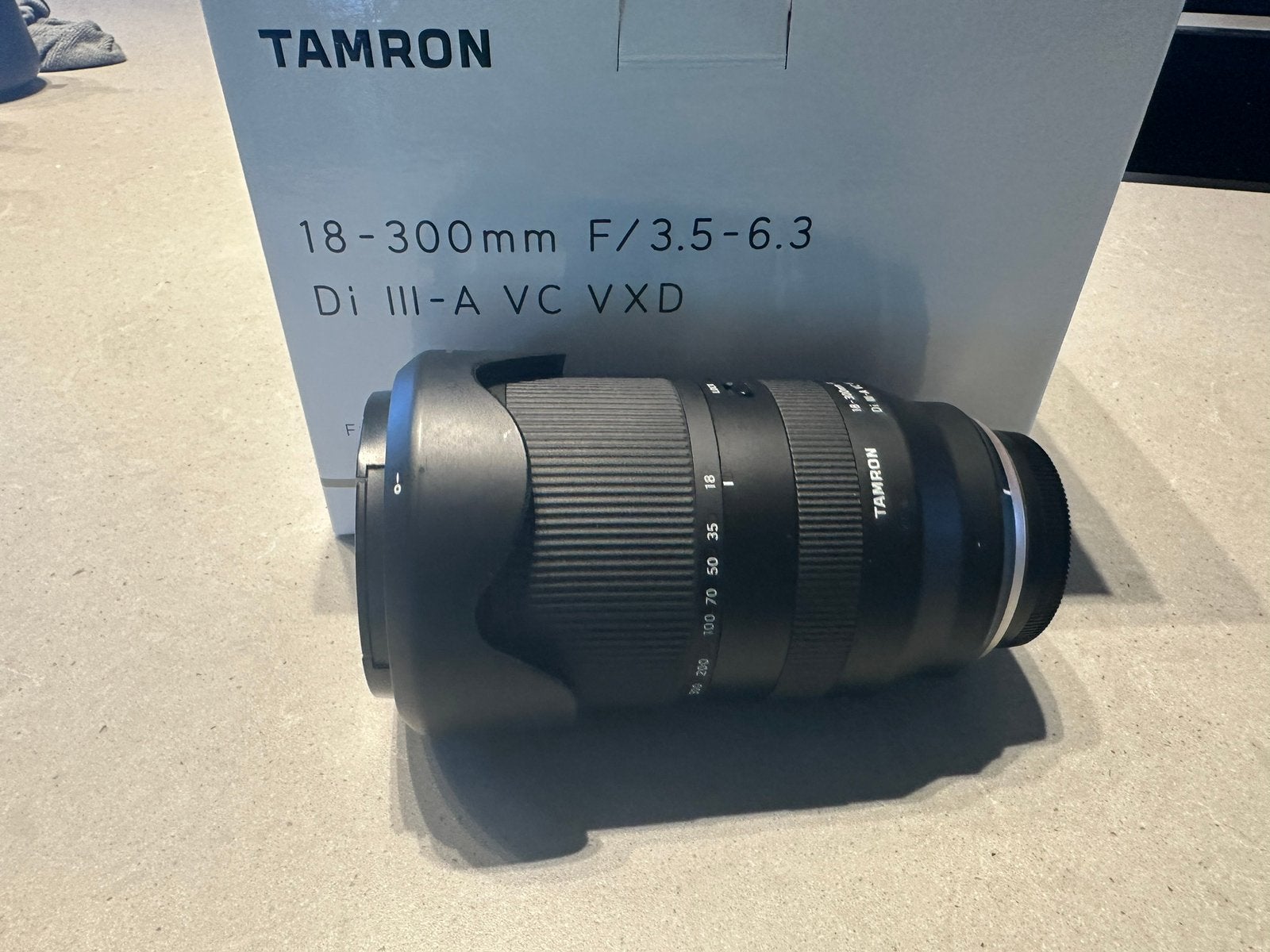 Tamron 18-300mm f/3.5-6.3 voor fuji, Ophalen, Zo goed als nieuw, Telelens