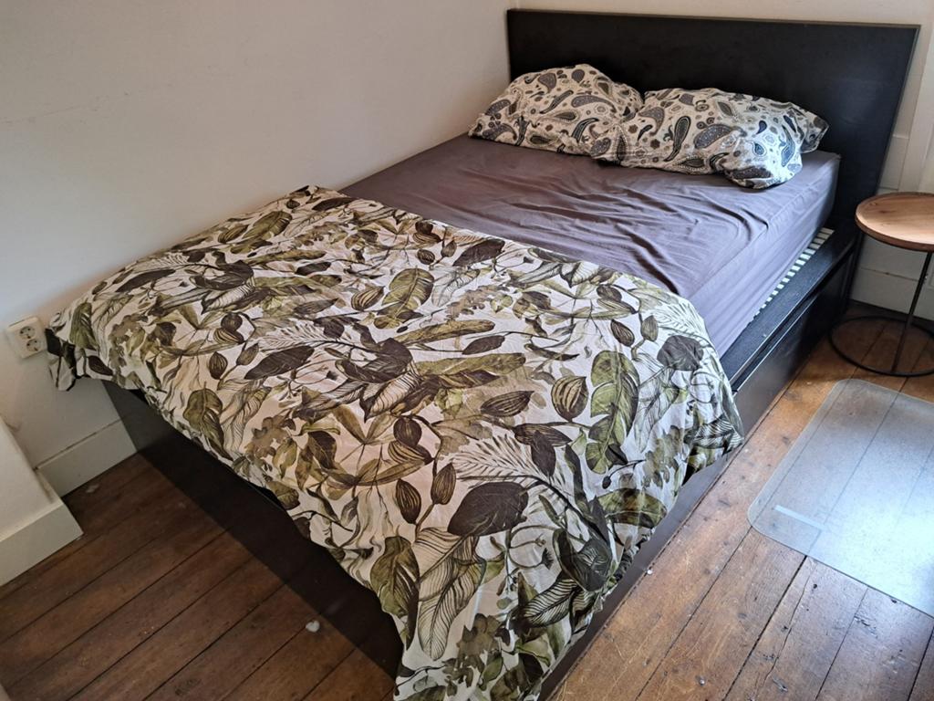 Ikea Malm 140x200 tweepersoons bed, Huis en Inrichting, Slaapkamer | Bedden, Zwart, Tweepersoons, 200 cm, Hout
