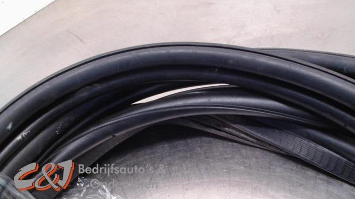 Portierrubber 4Deurs links-achter van een Citroen Berlingo, Gebruikt, -, Ophalen of Verzenden, -