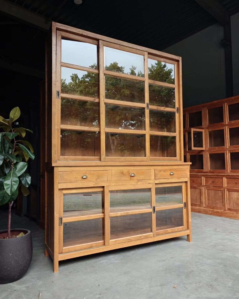 Antieke museumkast | Vitrinekast | Teak servieskast #5933, Huis en Inrichting, Gebruikt, -, 200 cm of meer, -