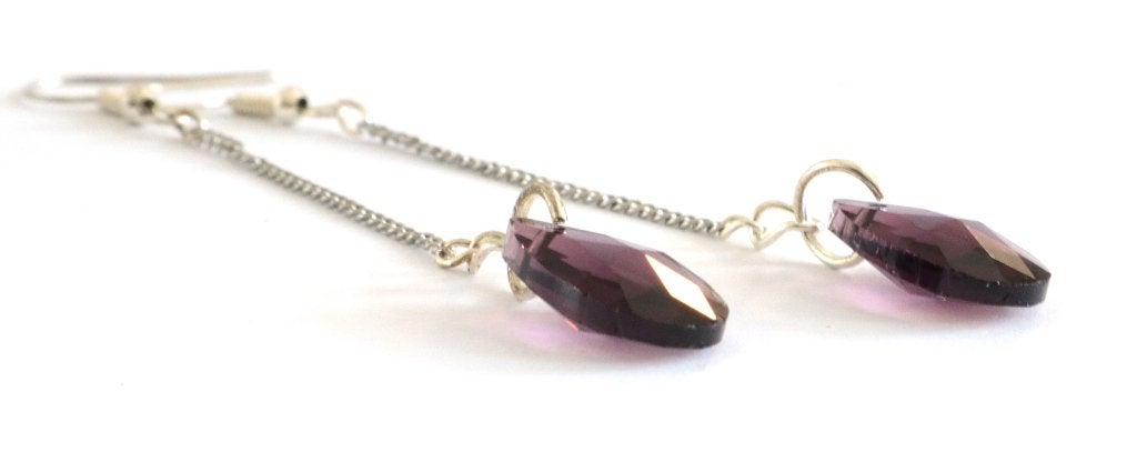Lange oorbellen met paarse facethangers aan fijne ketting, Overige materialen, Hangers, Paars, Nieuw