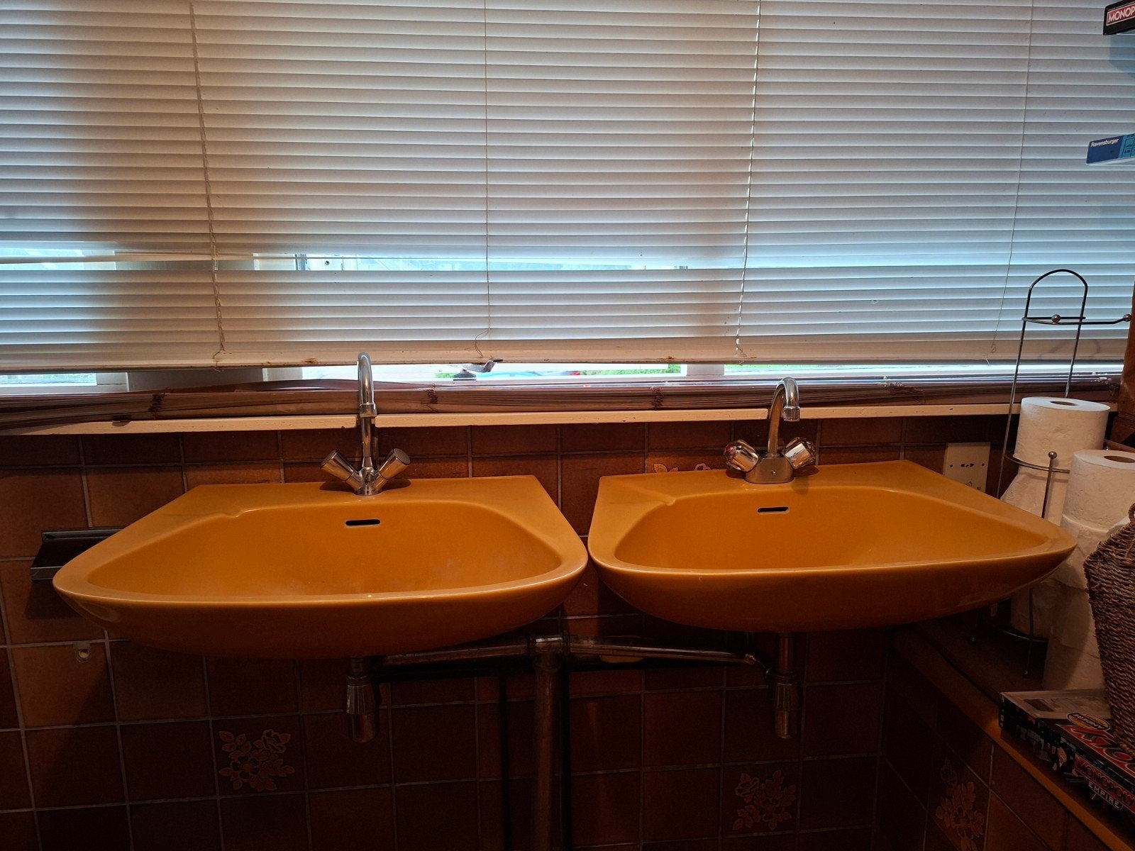 Vintage Keramag Keravit wastafel - Mosterdgeel jaren '80, Minder dan 100 cm, Wasbak of Wastafel, 25 tot 50 cm, 50 tot 100 cm