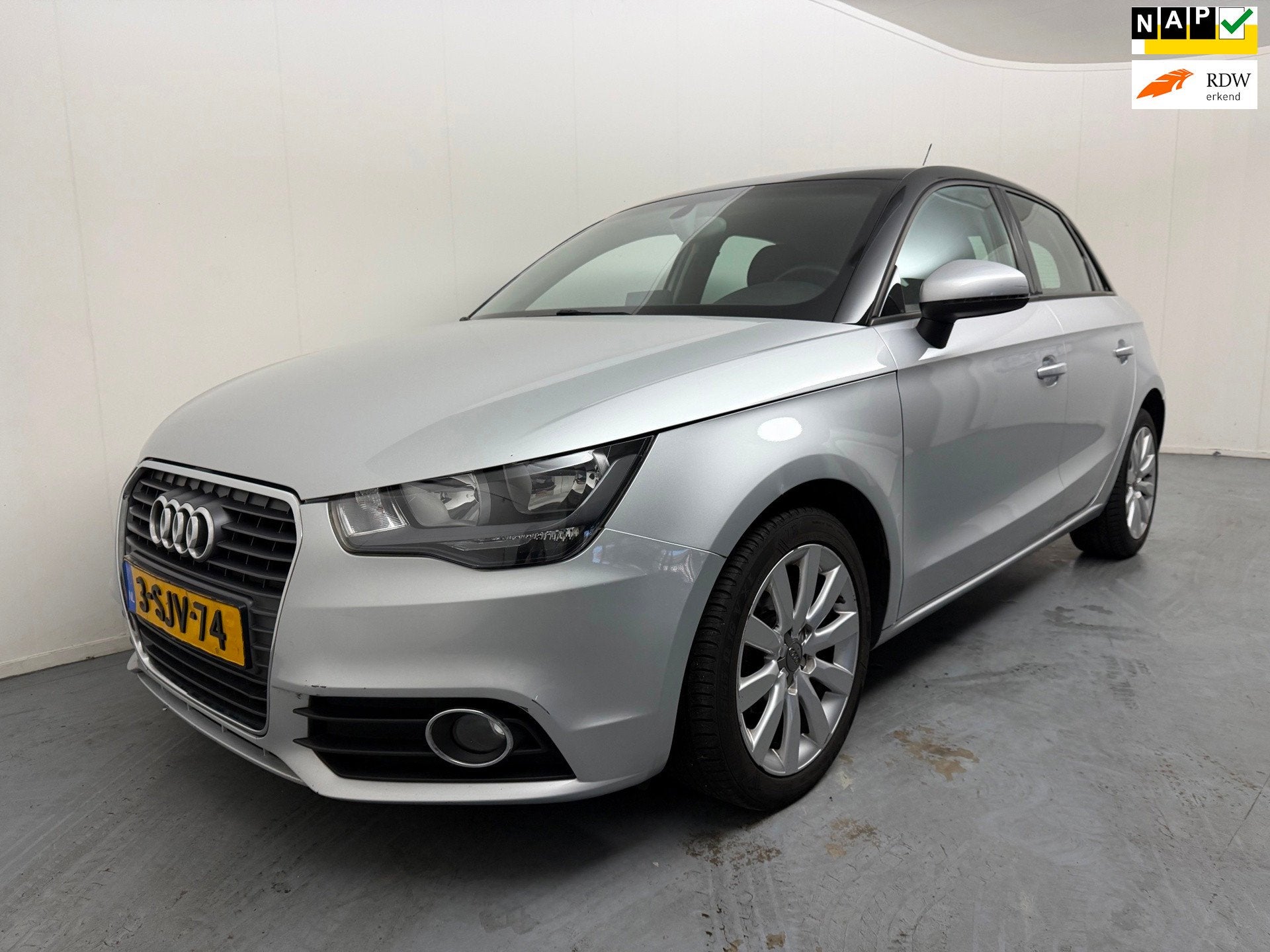 Audi A1 Sportback 1.2 TFSI Ambition Pro Line Business # Clim, Voorwielaandrijving, 86 pk, 4 cilinders, 4 stoelen