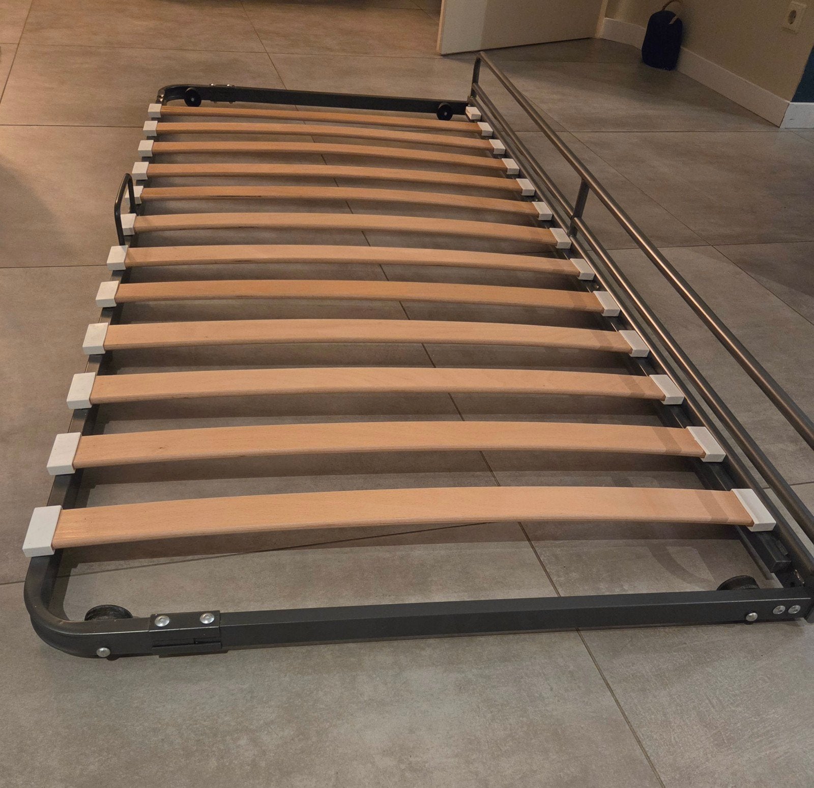 IKEA SVARTA Lattenbodem - Zo goed als nieuw, Ophalen, 90 cm, Eenpersoons, Zo goed als nieuw