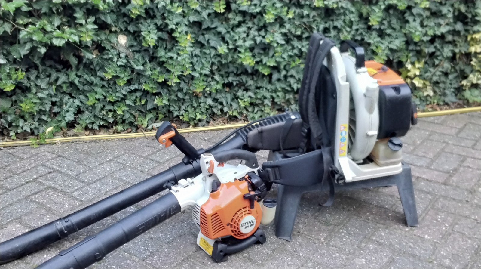Stihl bladblazer 1x BR 380 Ruggedragen  1x Stihl SH 85 Handg, Gebruikt, Verzenden, Ruggedragen, Stihl