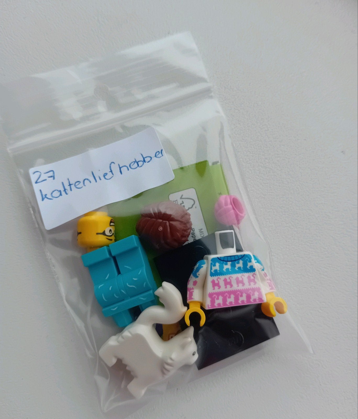 Lego minifiguur Kattenliefhebber nieuw, CMF 27, Lego, Nieuw, Ophalen of Verzenden, Minifiguur