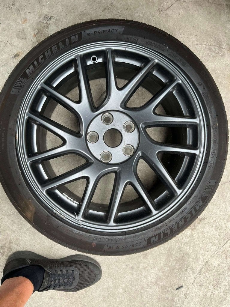 band tesla michelin preimacy velg  235-45 r18 7mm, Ophalen, 18 inch, Banden en Velgen, Tesla