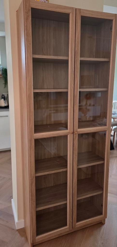 IKEA Billy kast met Oxberg vitrinedeuren - Zo goed als nieuw, Ophalen, Met deur(en), Modern, Scandinavisch, 50 tot 100 cm