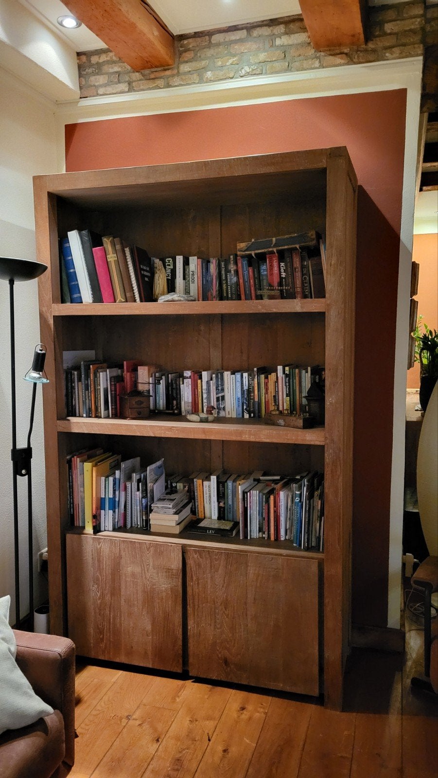 Mooie Boekenkast Oud Teak Kleur Kubo - 134x220x50 cm