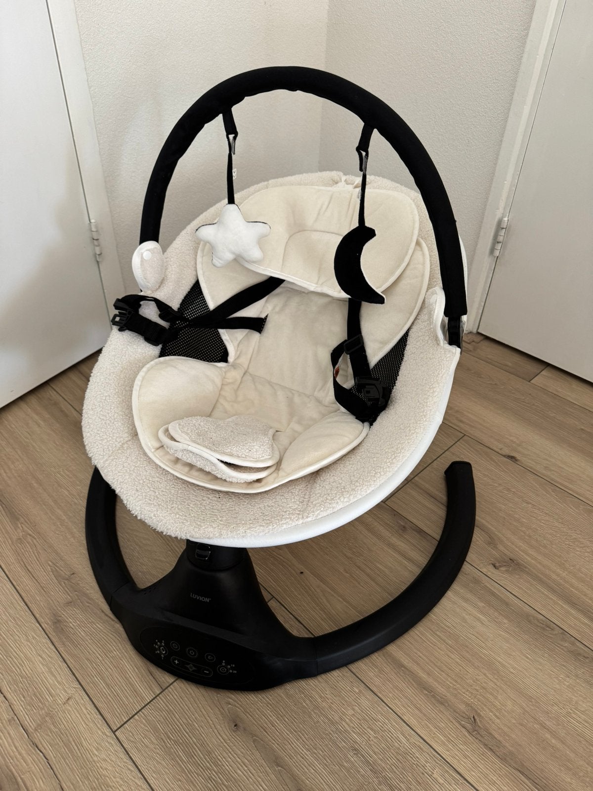 Luvion wipstoel / babyswing, Kinderen en Baby's, Wipstoeltjes, Ophalen, Zo goed als nieuw, Schommelstoel, Verstelbaar
