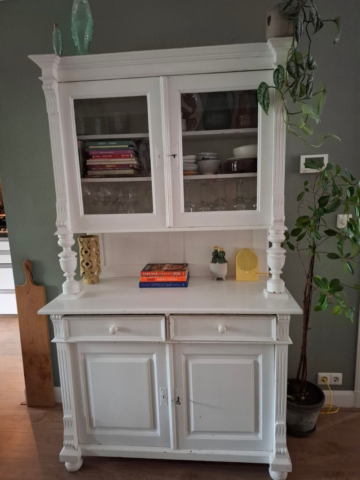 Witte buffetkast / servieskast met glas en lades, Huis en Inrichting, Ophalen, Gebruikt, 100 tot 150 cm, 200 cm of meer