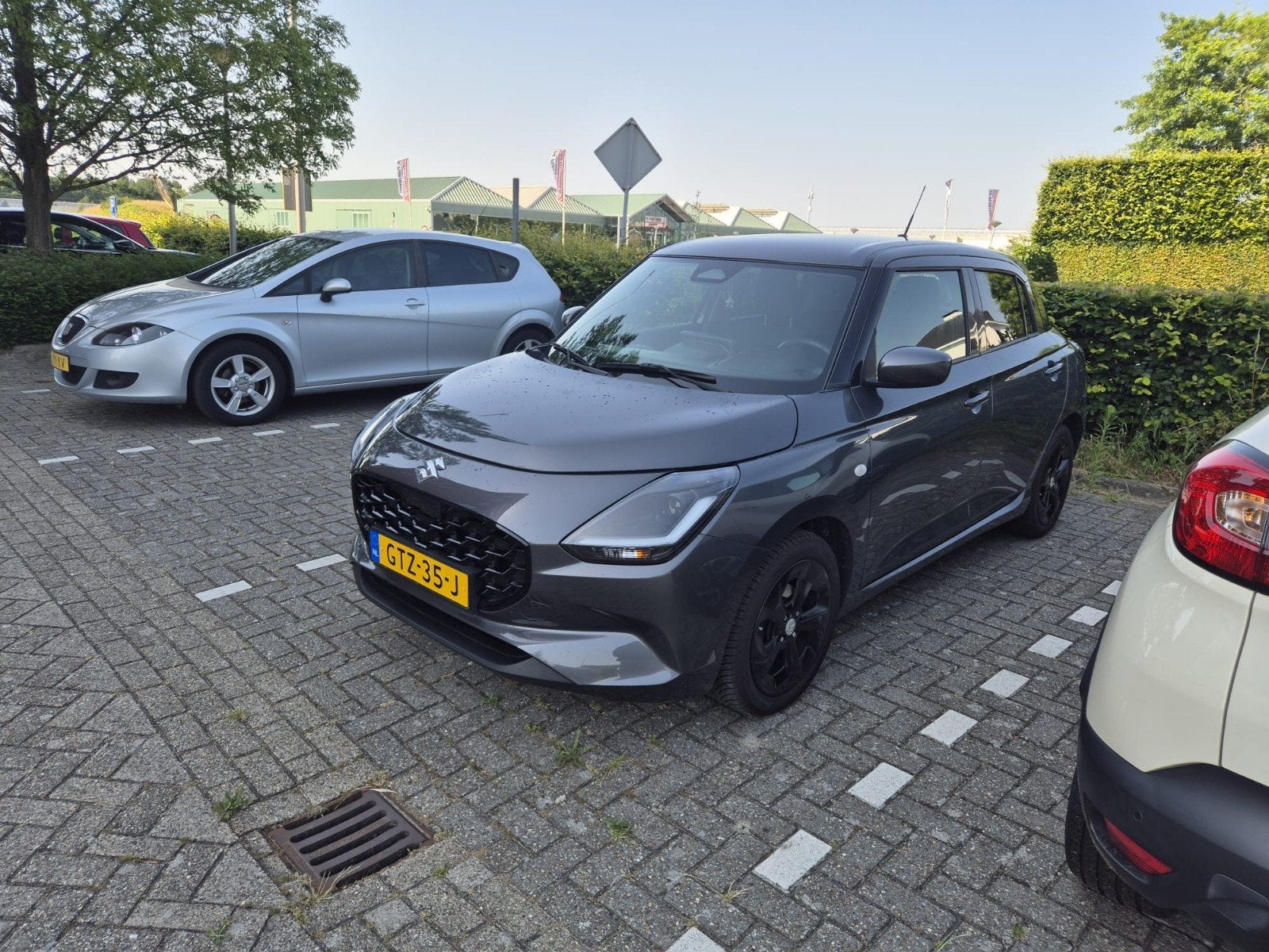 Suzuki Swift 1.2 Smart Hybrid 83pk 2025 Grijs, Auto's, Suzuki, Voorwielaandrijving, 894 kg, 400 kg, Origineel Nederlands