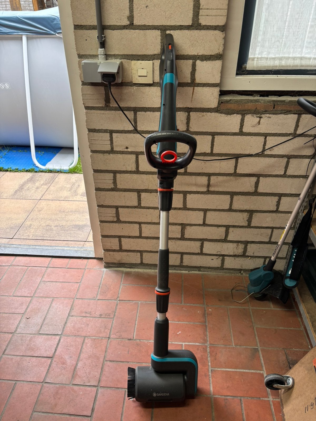 Gardena Aquabrush Terrasreiniger met accu, Tuin en Terras, Ophalen of Verzenden, Zo goed als nieuw, Overige soorten